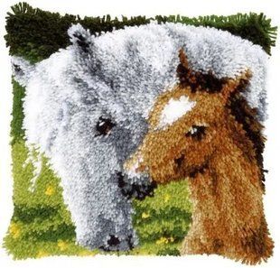 PN-0146759 Набір для вишивання подушки (килимарство) Vervaco Horse and Foal "Конячка та поні" 1064412 фото
