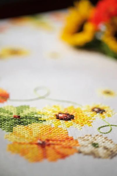 PN-0157711 Набір для вишивання хрестом (скатертина) Vervaco Sunflowers "Соняшники" 1066572 фото