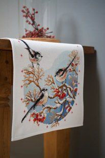 PN-0158341 Набір для вишивання хрестом (доріжка на стіл) Vervaco Long-tailed tits & red berries "Синиці та червоні ягоди" 1066449 фото